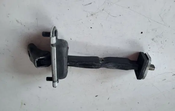 Hyundai Santa Fe Rear door check strap stopper
