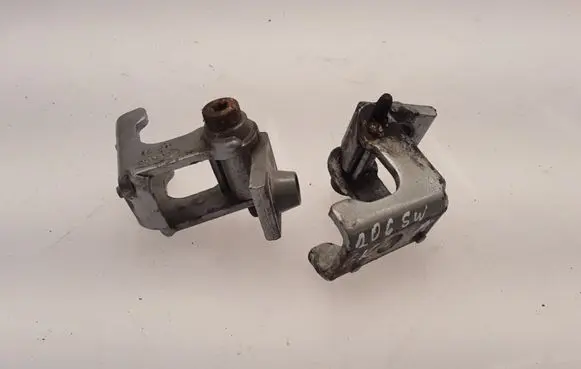 Rear door hinge set