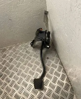Opel Combo C Brake pedal