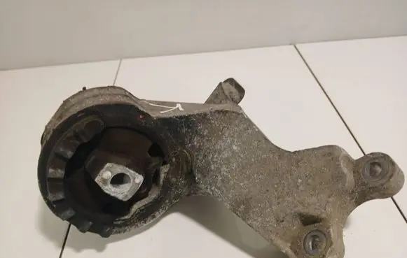 Mini One - Cooper R50 - 53 Gearbox mount 6765335 12628710