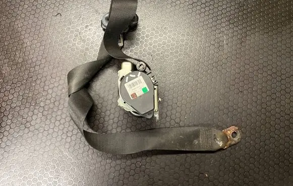 Mitsubishi Colt Front seatbelt 606843800 H10757 005R000