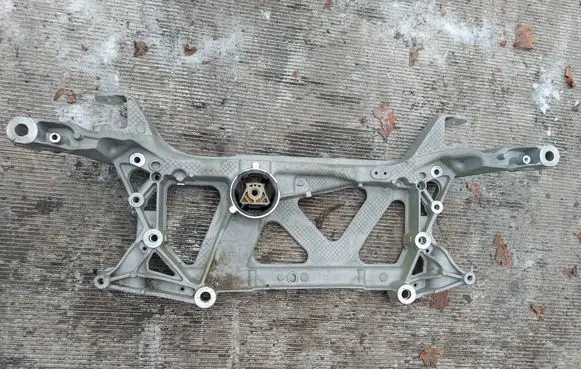 Volkswagen PASSAT B8 Front subframe 3Q0199369E