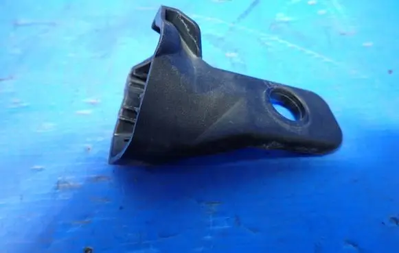 KIA Sportage Headlight/headlamp mounting bracket 