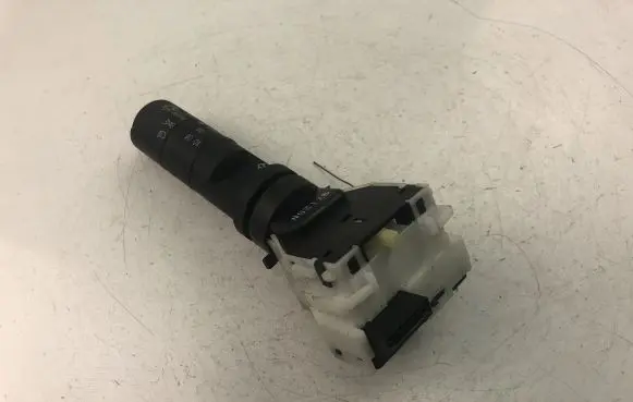 Nissan Qashqai Indicator stalk 14425