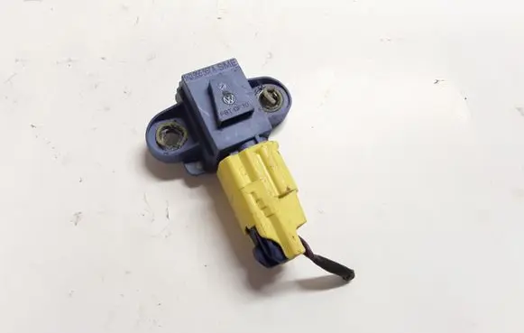Volkswagen Golf V Airbag deployment crash/impact sensor 1K0955557A