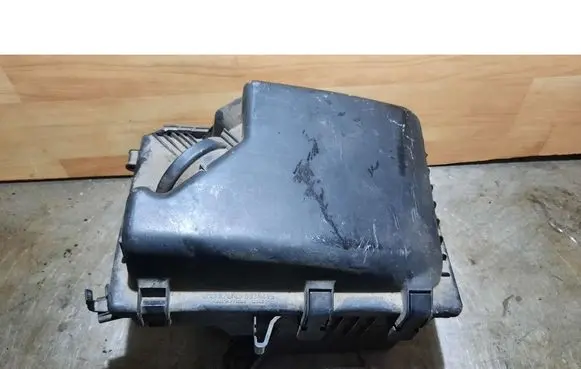 Volvo V70 Air filter box