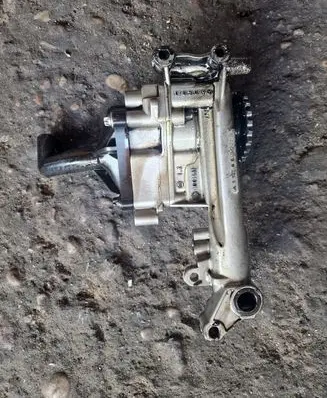 Mercedes-Benz A W168 Oil pump 6401810401