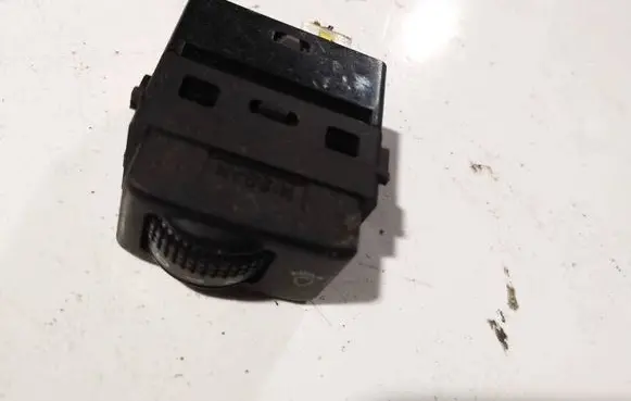 Nissan X-Trail T30 Headlight level height control switch