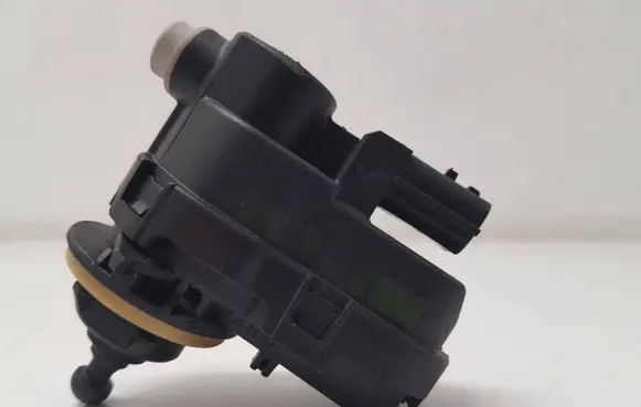 Nissan Qashqai Headlight level adjustment motor 92001203