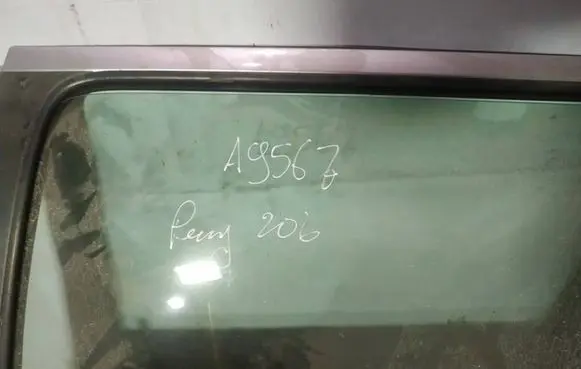 Peugeot 206 Rear door window glass AS2
