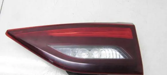 Toyota Avensis T270 Tailgate rear/tail lights