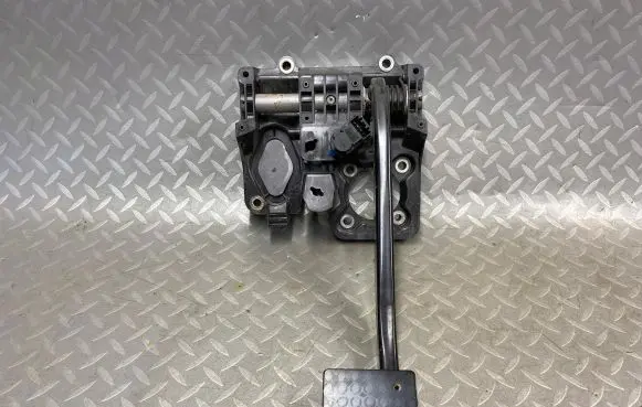 Aston Martin DB9 Brake pedal 4G43-2450-DB