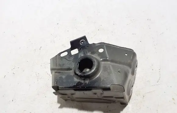 BMW iX Fender mounting bracket 8737201