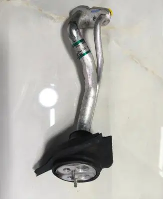 BMW X3 E83 Air conditioning (A/C) pipe/hose 8372196