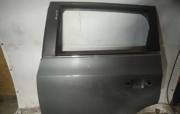 Chevrolet Orlando Rear door pilkos