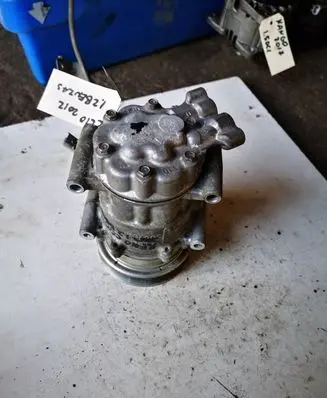 Renault Clio III Air conditioning (A/C) compressor (pump) 8200819568 SD6V12 11686010961