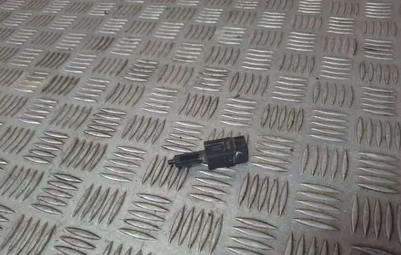 Nissan X-Trail T30 Brake pedal sensor switch