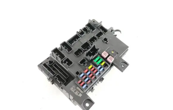 Mitsubishi Outlander Fuse module 8637B687 10R057749 C8637011S