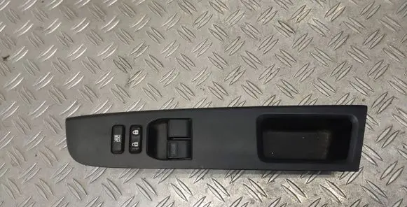 Toyota Yaris Electric window control switch 742320D670