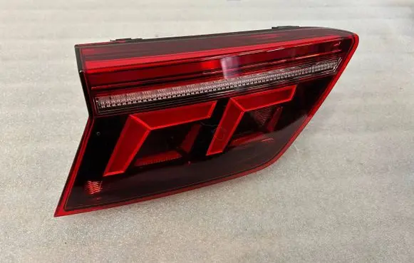 Volkswagen Tiguan Rear/tail lights 5NA945307H