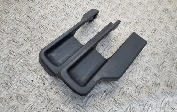 Nissan Qashqai+2 Rear seat rail trim cover 88224EY10A 88224EY20A L0143072