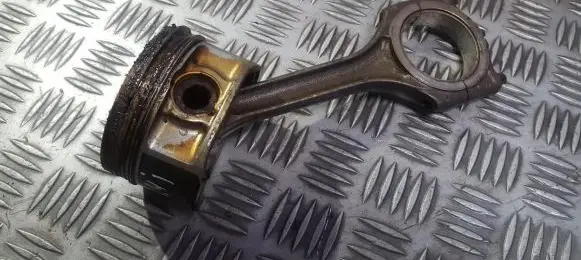 Audi A6 S6 C4 4A Piston with connecting rod 0776