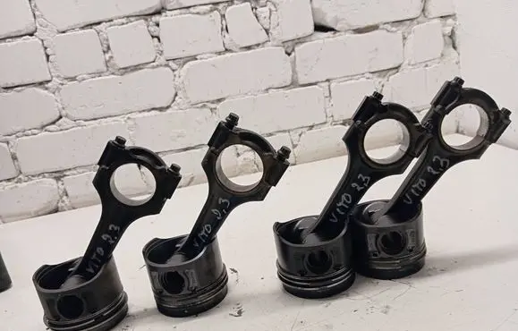 Mercedes-Benz Vito Viano W638 Piston with connecting rod