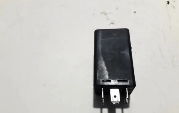 Audi A4 S4 B5 8D Other relay 8D0959257 05071100