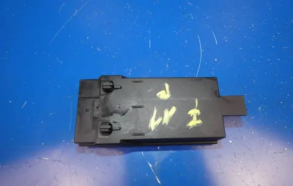 BMW 5 F10 F11 Seat heating relay 9216468 00583855 2840078406300