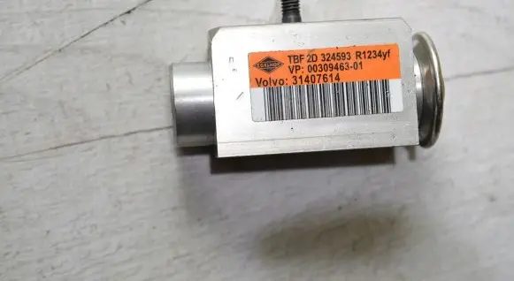 Volvo V40 Air conditioning (A/C) expansion valve 31407614