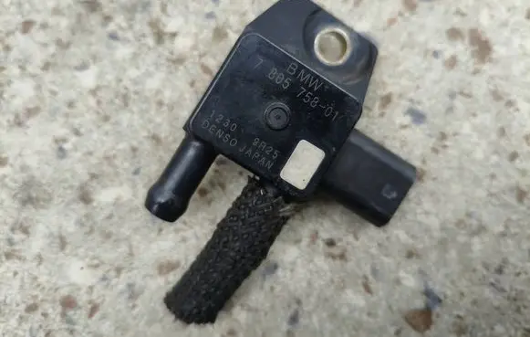 BMW 5 GT F07 Exhaust gas pressure sensor 7805758 2930RR2