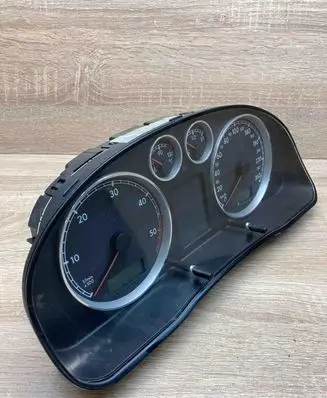 Volkswagen PASSAT B5 Speedometer (instrument cluster) 3B0920806A 110080136 004