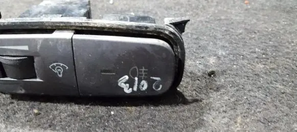 Nissan Primera Fog light switch 