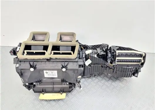 BMW 2 F22 F23 Interior heater climate box assembly 9325137
