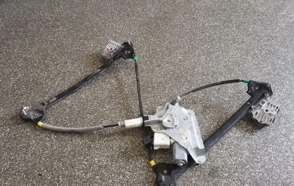 Ford Mustang V Front door window regulator with motor ER336323200AA