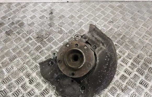 BMW 5 E60 E61 Front wheel hub