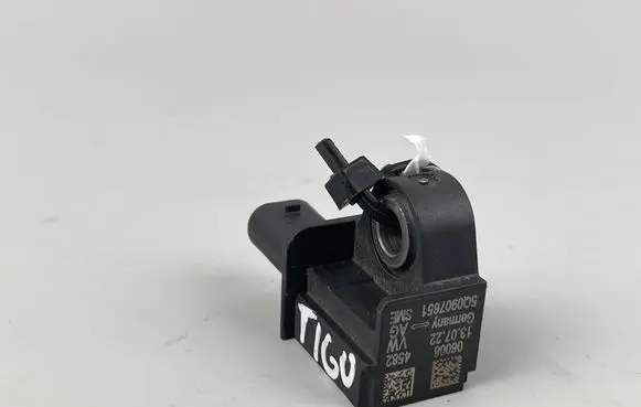Volkswagen Tiguan Airbag deployment crash/impact sensor 5Q0907651