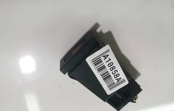 Volkswagen PASSAT B5 Hazard light switch 3B0953235B