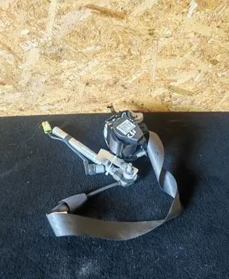 Honda CR-V Front seatbelt 608200000A