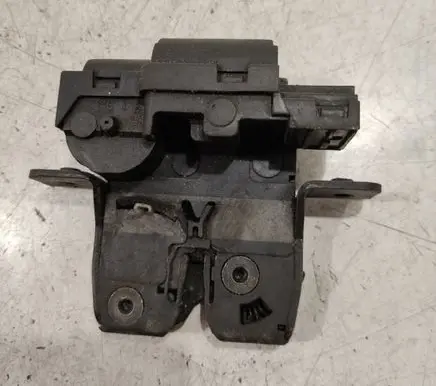Renault Laguna II Tailgate/trunk/boot lock/catch/latch 8200257615