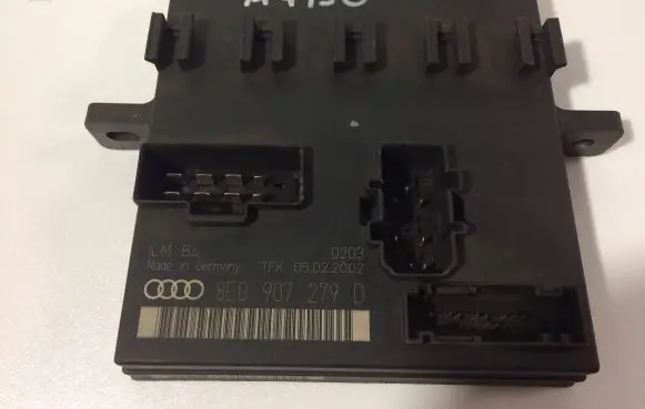 Audi A4 S4 B6 8E 8H Comfort/convenience module 8E0907279D 05022002