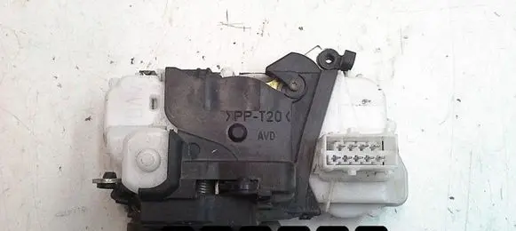 Peugeot 607 Front door lock 