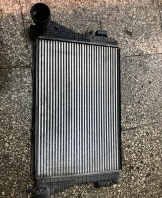 Skoda Octavia Mk2 (1Z) Intercooler radiator 1K0145803L