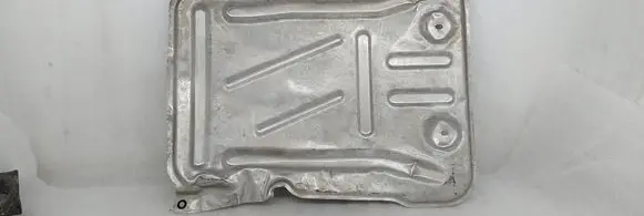 Audi Q2 - Engine splash shield/under tray 5Q0825230K
