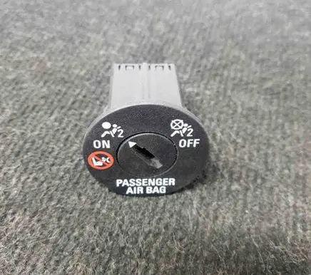 Chevrolet Malibu Passenger airbag on/off switch 13577258