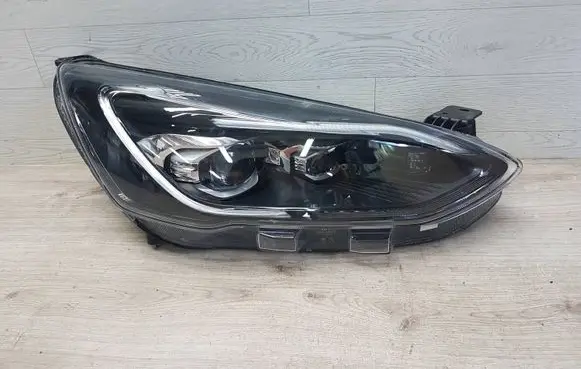 Ford Focus Headlight/headlamp JX7B13E016AJ