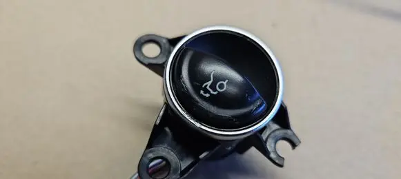 Mercedes-Benz SL R230 Tailgate/trunk/boot open switch A2308700510 2308700510