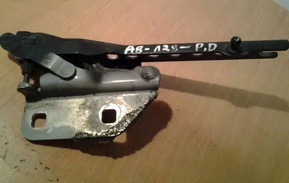 Audi A8 S8 D3 4E Engine bonnet/hood hinges 4E0823302G