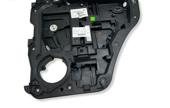 Dodge Nitro Rear window lifting mechanism without motor 1002412012