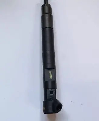Mercedes-Benz C W204 Fuel injector A6510700587 11187091858 370Y05T22D